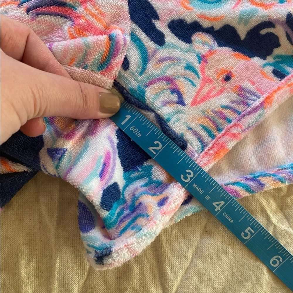 Lilly Pulitzer Colorful Flamingo Print Terrycloth Short Medium - Picture 13 of 15